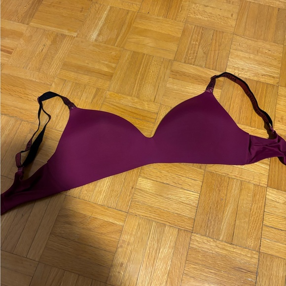Brand New! Victoria’s Secret T-Shirt Bra - Picture 1 of 8